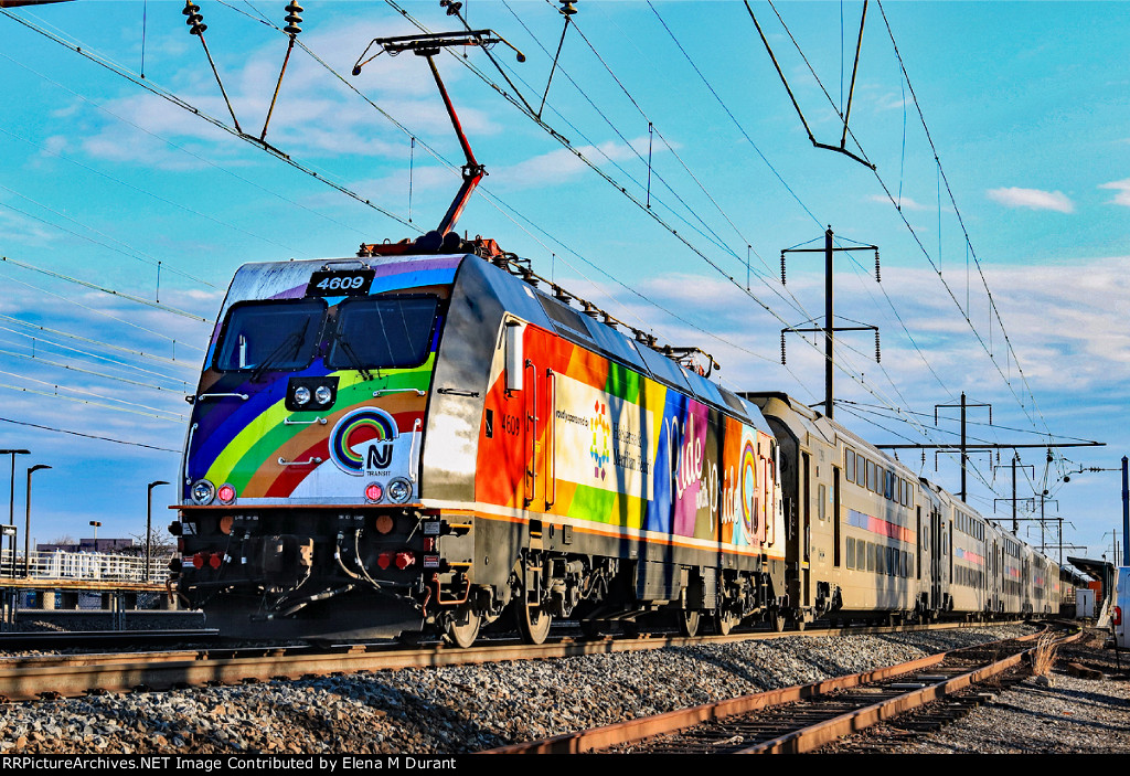 NJT 4609 on train 7220